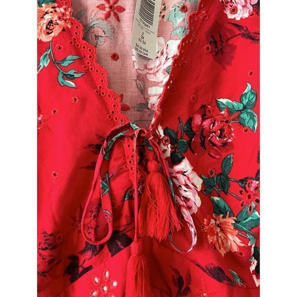 Torrid Red  V-neck Floral Baby Doll Blouse/ NWT size 3 - Picture 8 of 11